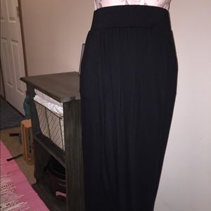 Simple black maxi skirt with slit